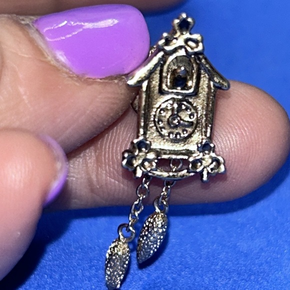 Avon Vtg. Coo Coo Clock tie tac pin. - Picture 4 of 13